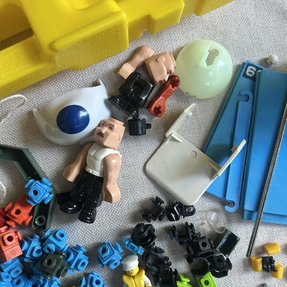 Vintage Fisher Price Construx 283pcs Building Mixed Parts Yellow Hard Case 1980s